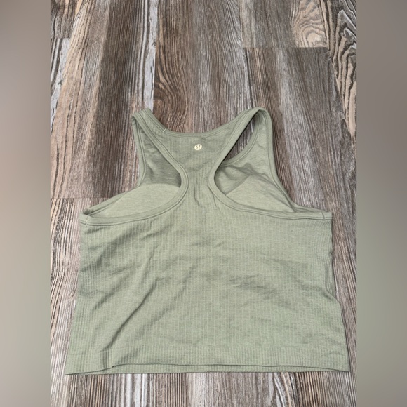Lululemon race length tank size 10⭐️ - Picture 2 of 4